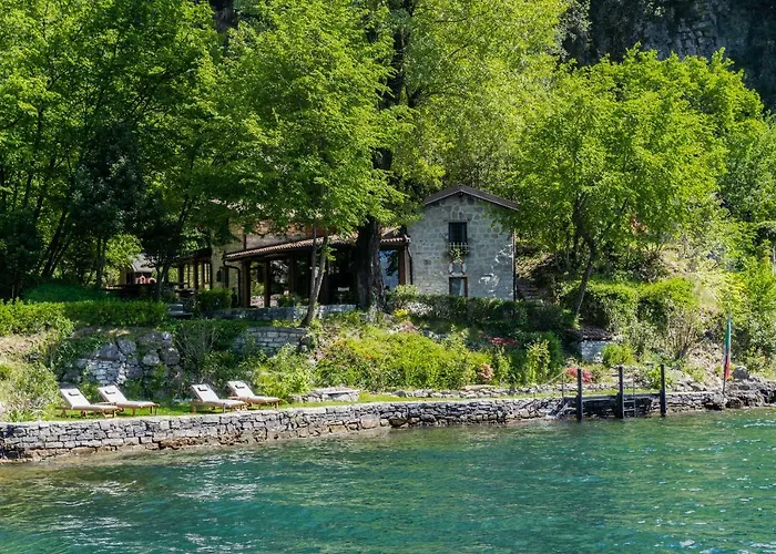 The Writer's Nest Waterfront By Rent * Faggeto Lario