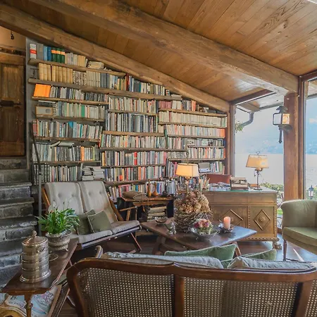 Villa The Writer's Nest Waterfront By Rent