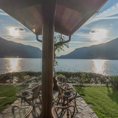 Villa The Writer's Nest Waterfront By Rent *