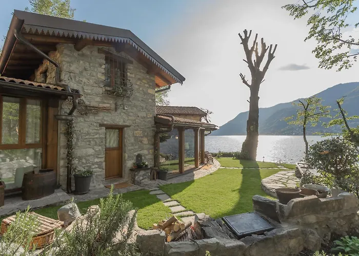 The Writer's Nest Waterfront By Rent * Faggeto Lario