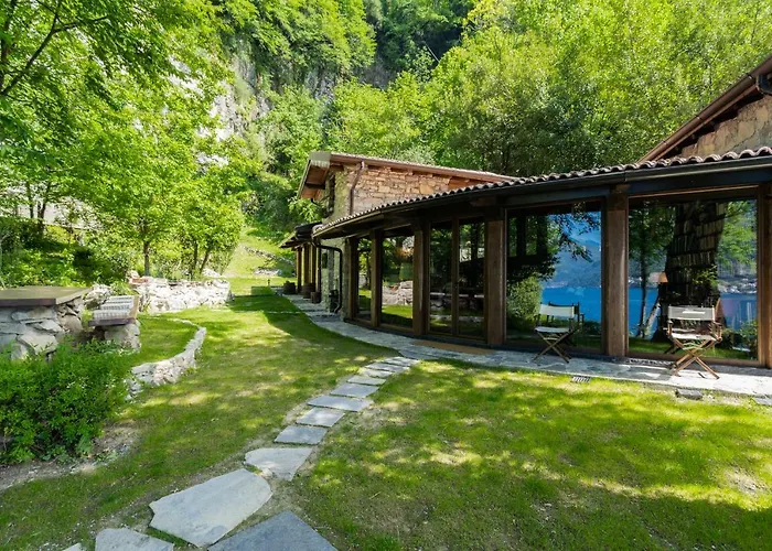 The Writer's Nest Waterfront By Rent Vila Faggeto Lario