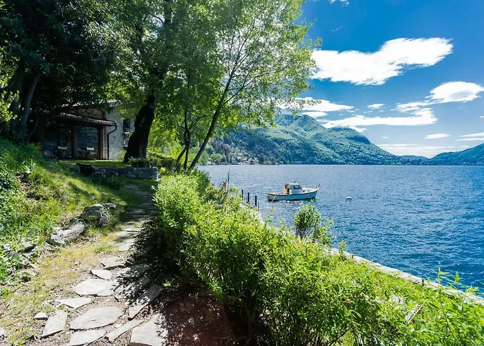 The Writer's Nest Waterfront By Rent Vila