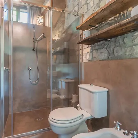 Вилла The Writer's Nest Waterfront By Rent