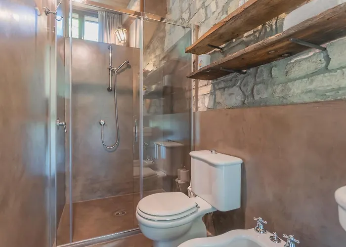 Villa The Writer's Nest Waterfront By Rent
