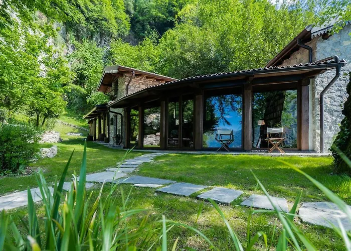 Villa The Writer's Nest Waterfront By Rent *